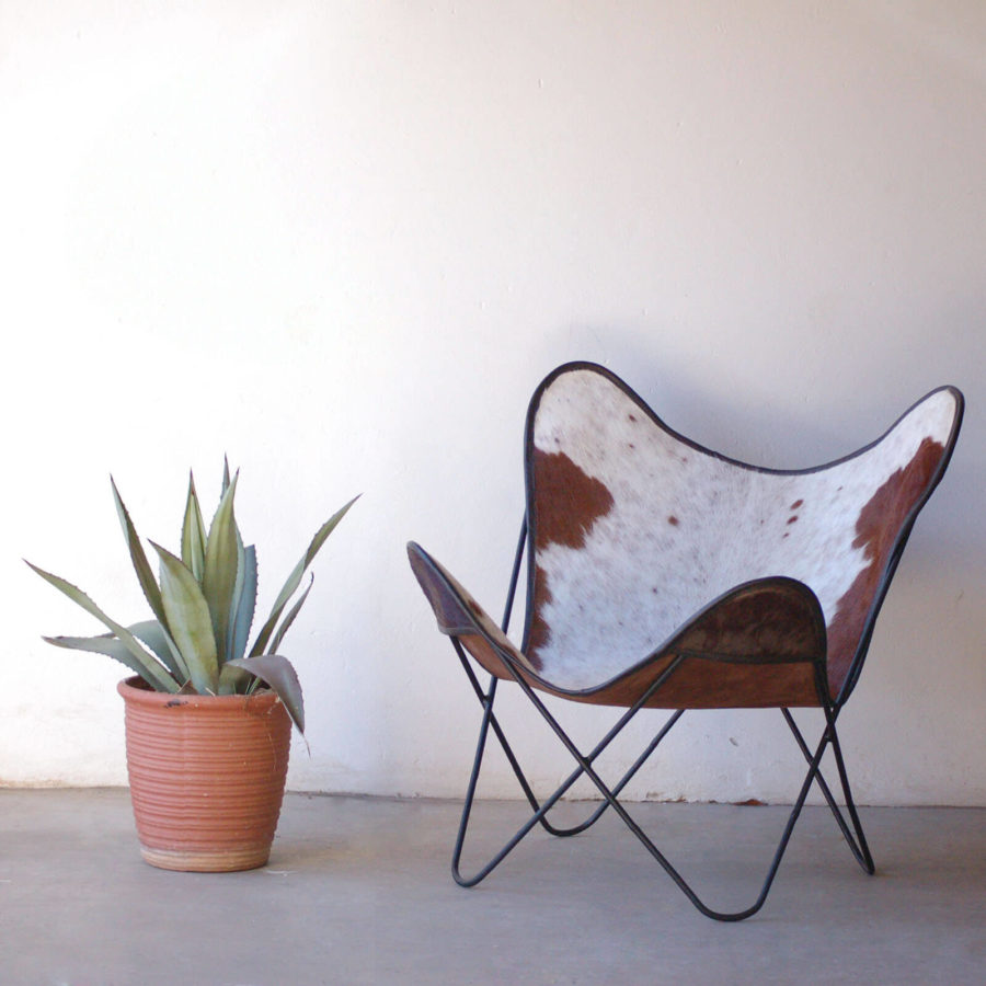 Medium Brown Sides with White Center Nguni Hide Butterfly Chair