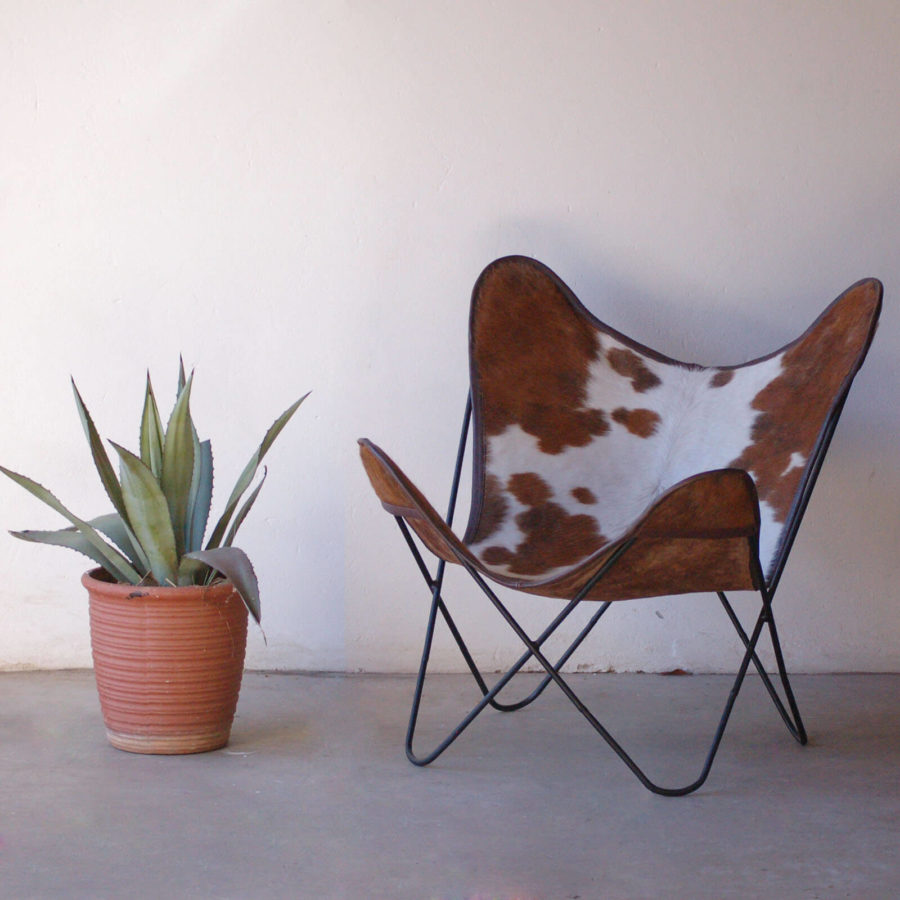 Medium Dark Brown Spotted Corners White Nguni Hide Butterfly Chairs